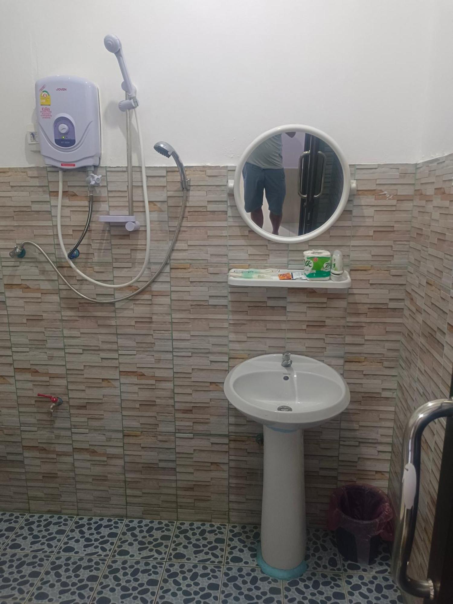 Dd Guesthouse Ванг-Виенг Экстерьер фото